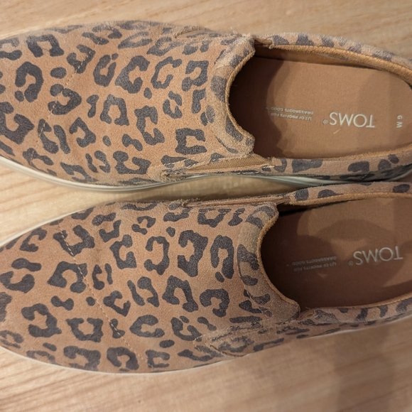 Toms Shoes - TOMS Tan and Black Leopard Slip-Ons